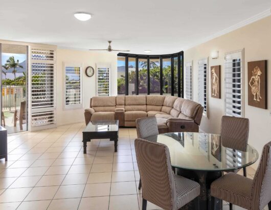 Three Bedroom Pool View - Living room